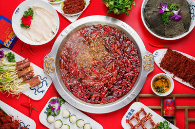 央視美食紀(jì)錄片聚焦大龍燚,17分鐘解密“中國(guó)辣”
